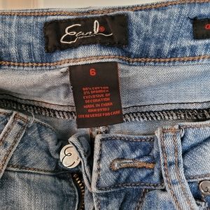 Earl Distressed Jeans